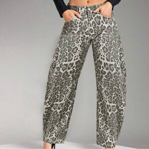 Leopard Print barrel jeans size 8/10